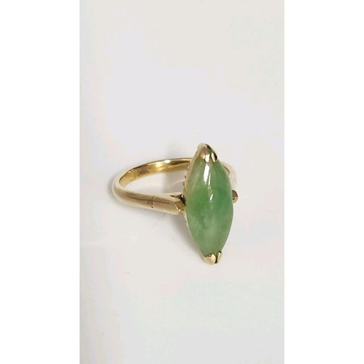 Vintage 14k Yellow Gold Natural Jade Ring Size 5.25