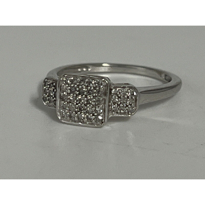 Fashion 10k White Gold Diamond Ring Size 6.75