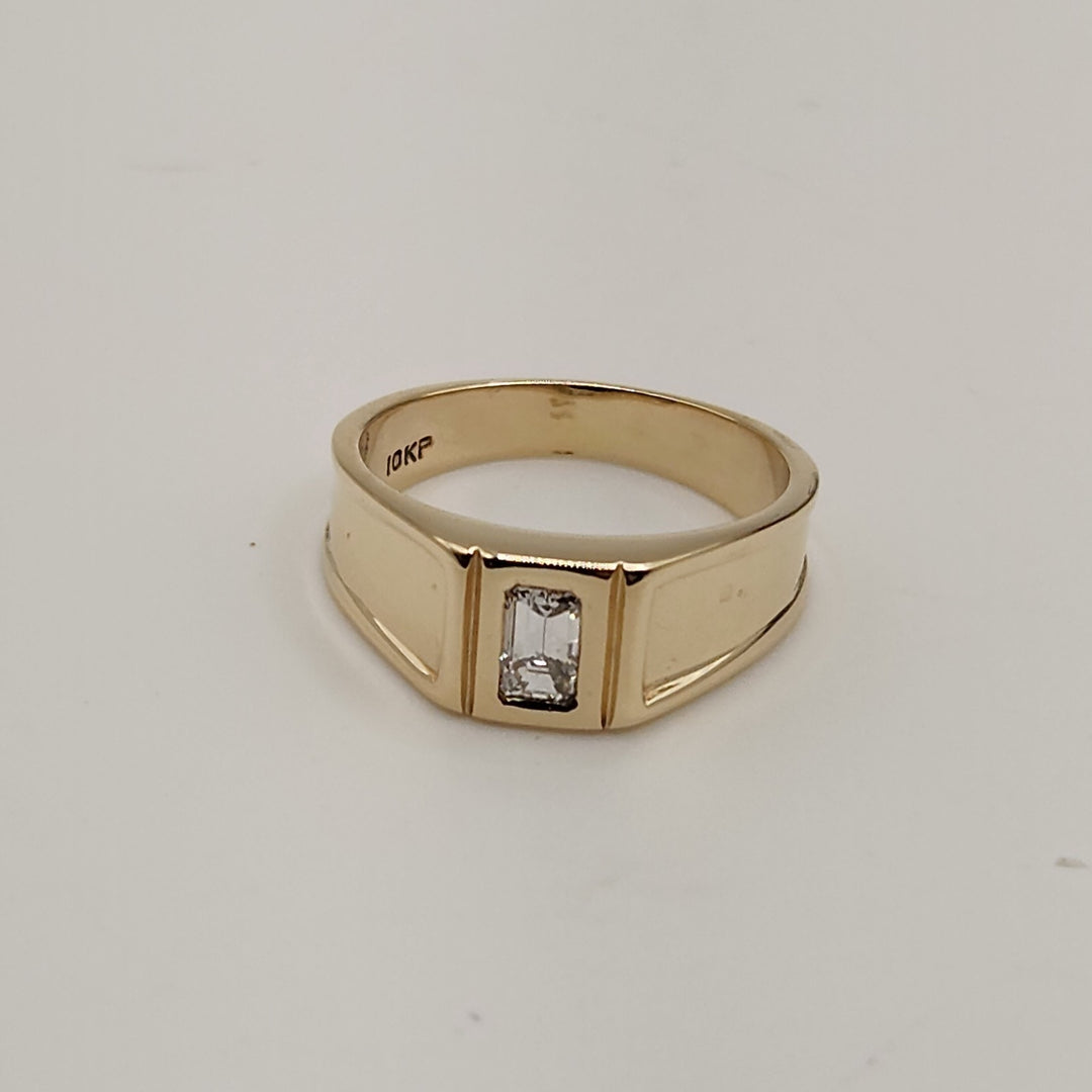 10k Yellow Gold Bold Ring with baguette Diamond Stone Size 8