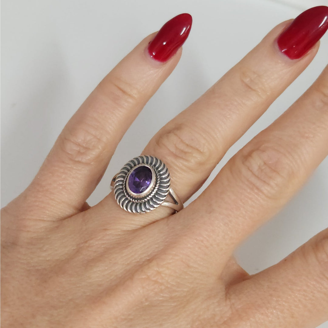 925 Sterling Silver Amethyst Oval -cut Vintage Style Ring