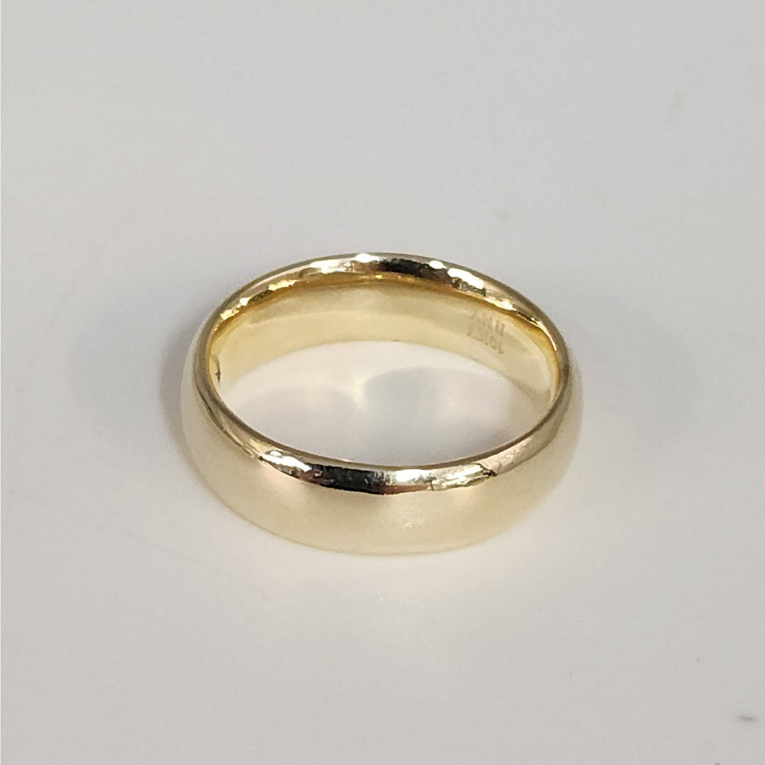 10K Yellow Gold Comfort Fit Band Ring Size 7