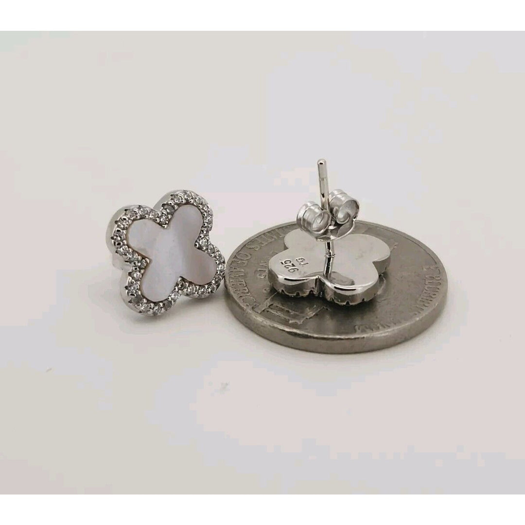 925 sterling silver White Flower Stud earrings