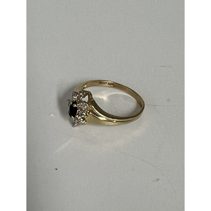 Beautiful 10k Yellow Gold Sapphire Diamond Ring