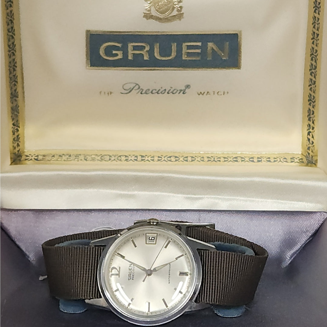 Vintage Gruen Precision Men's wrist watch Date 12 o'clock w/Original Box