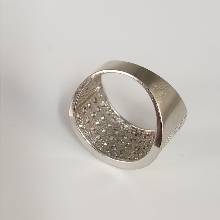 14k White gold wide band cubic zirconia stones Ring Size 6