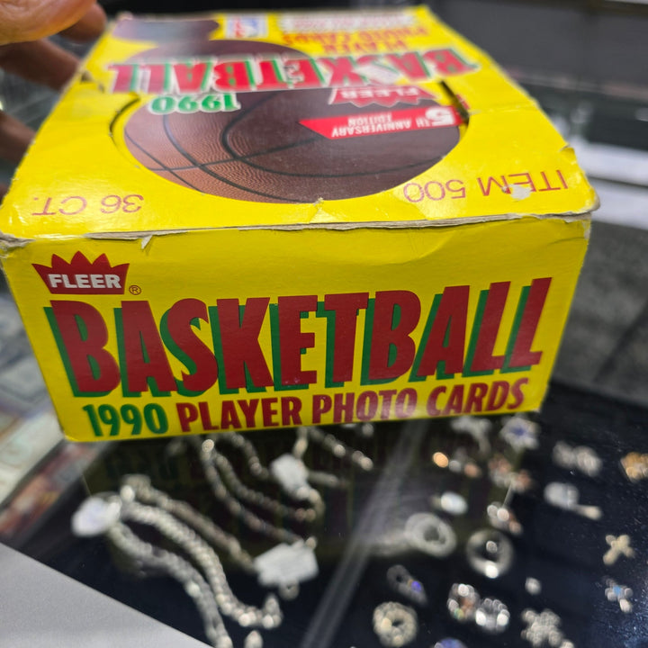1990 Fleer Basketball Factory Box – 36 Packs – 540 Cards – NBA