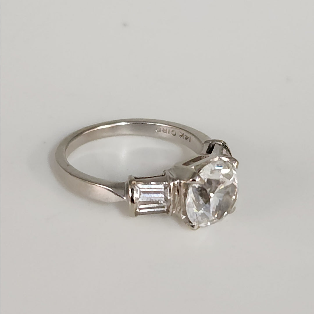 14k White Gold Round Reflex Stone with Baguette Accents size 5.5