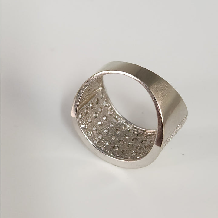 14k White gold wide band cubic zirconia stones Ring Size 6