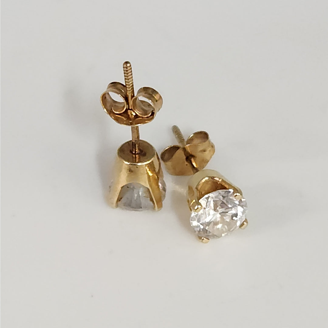 14k Yellow Gold Round Diamond Stud Earrings 1CTW (0.5 CT Each) Solitaire