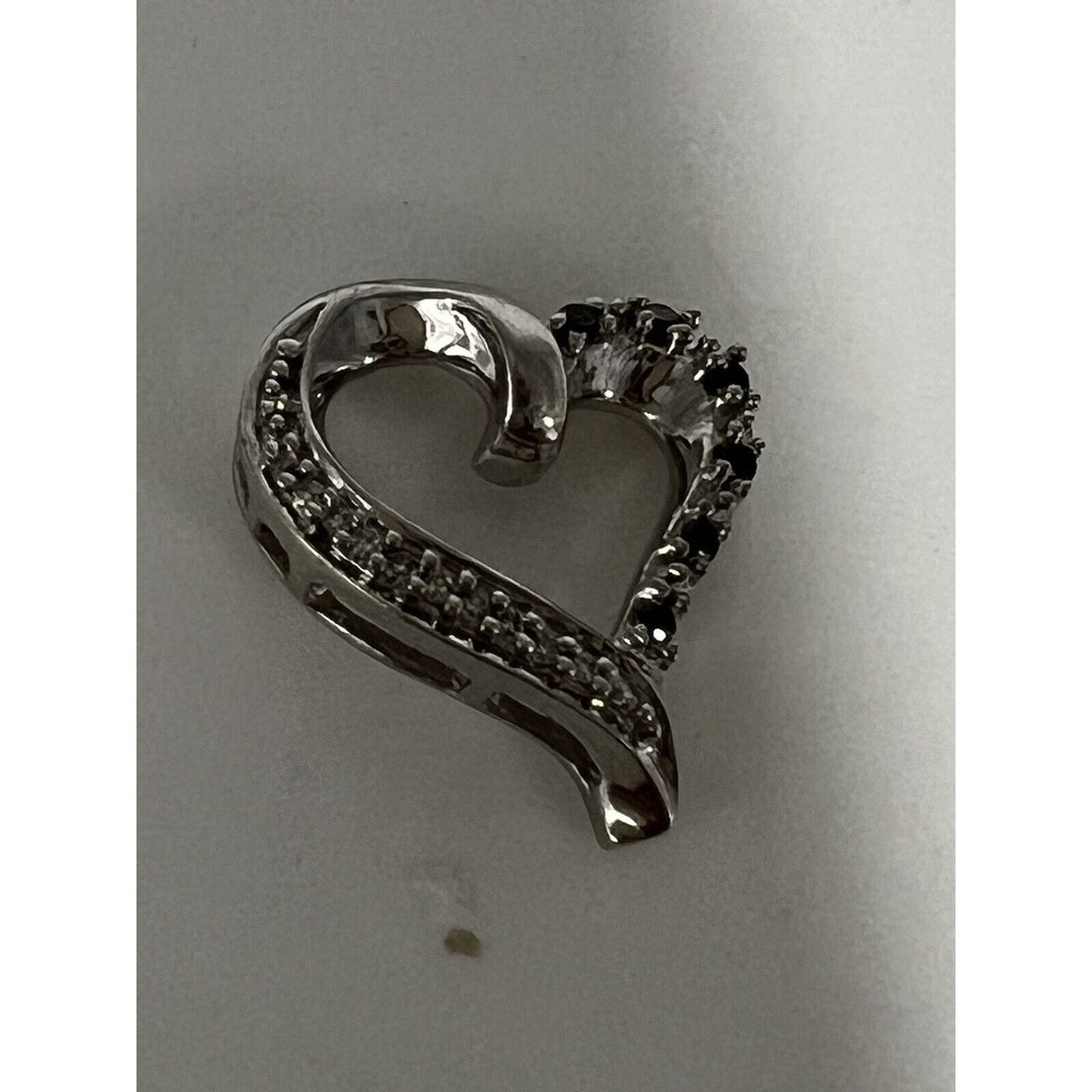 10k White Gold Heart Pendant