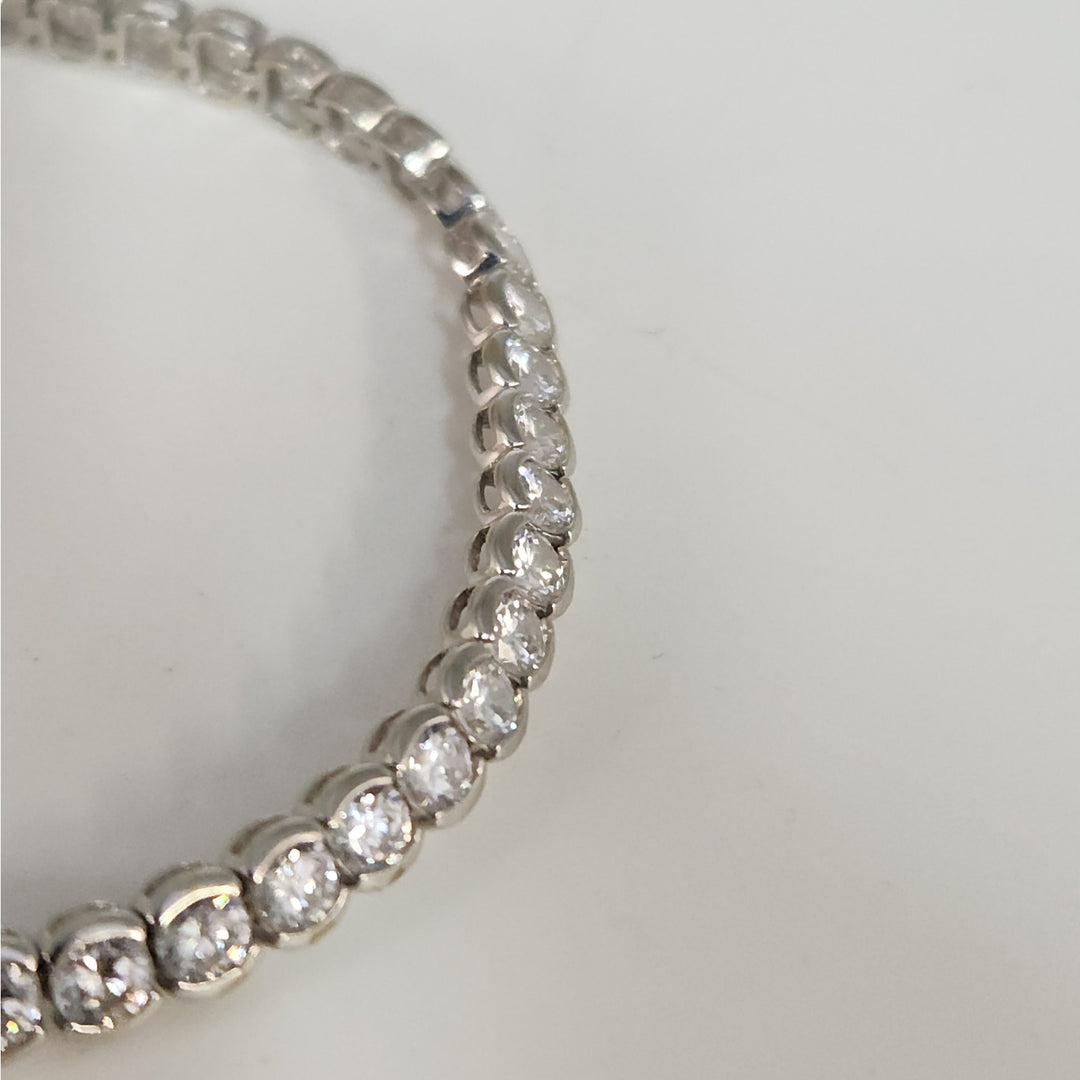Stunning 14k White Gold Cubic Zirconia Stones Tennis bracelet 7"