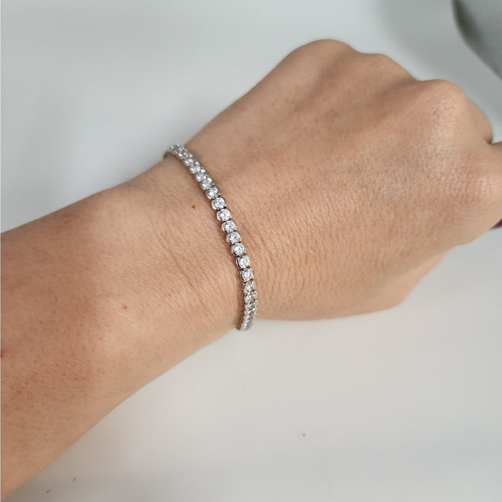 Stunning 14k White Gold Cubic Zirconia Stones Tennis bracelet 7"