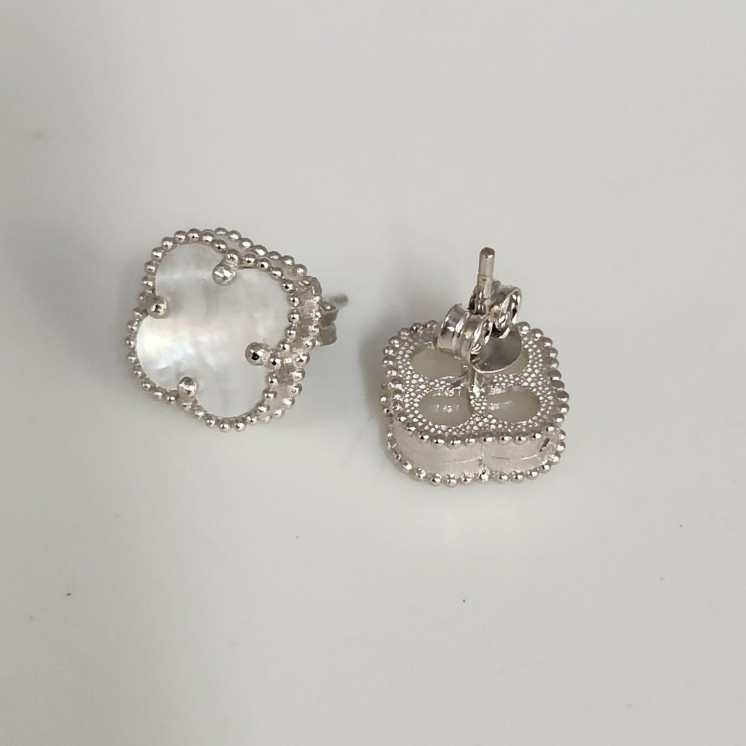 Fashion Silver Mother Of Pearl Clover Motifs Stud Earrings