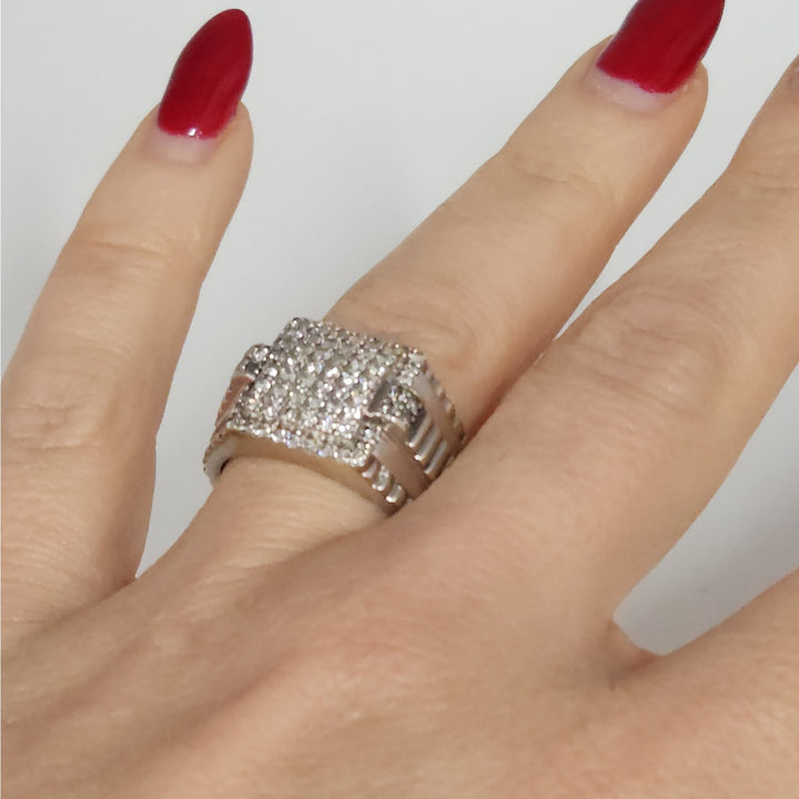 Elegant 10k White Gold Natural Diamond Cluster Ring size 7