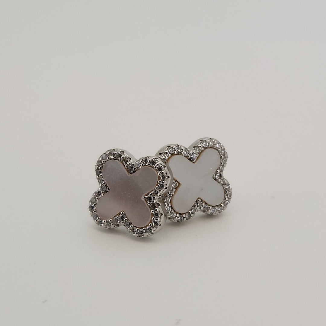 925 sterling silver White Flower Stud earrings