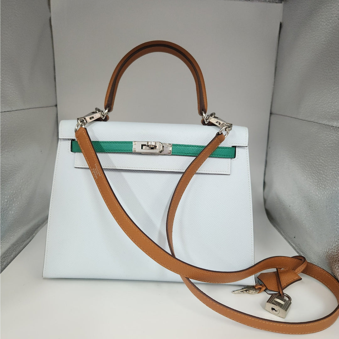 Hermès Kelly 25 Sellier Tri-Color Bleu Brume/Vert Jade/ Gold Epsom Leather Palladium Hardware/U Stamp 2022/Entrupy Authenticated