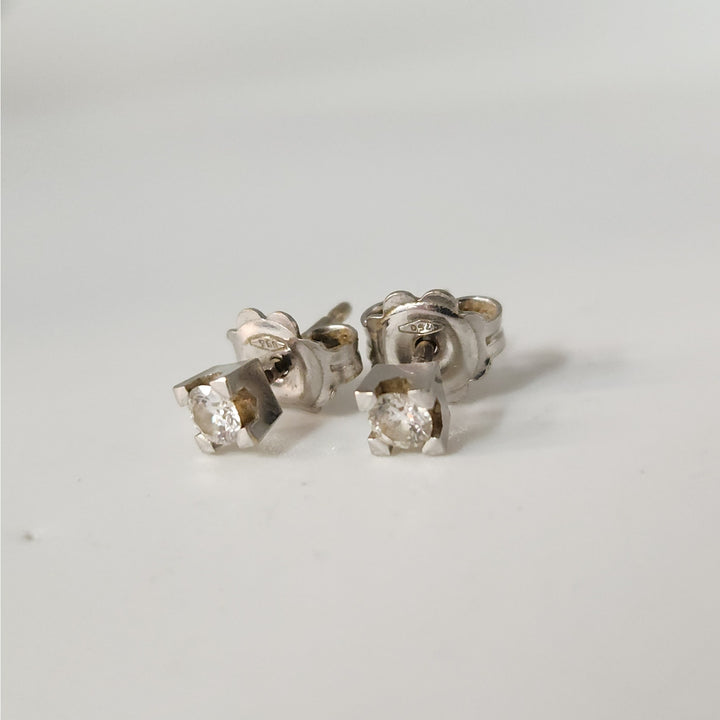 18K White Gold Natural Diamond Stud  Earrings Classic Square Setting Elegant Fine Jewelry