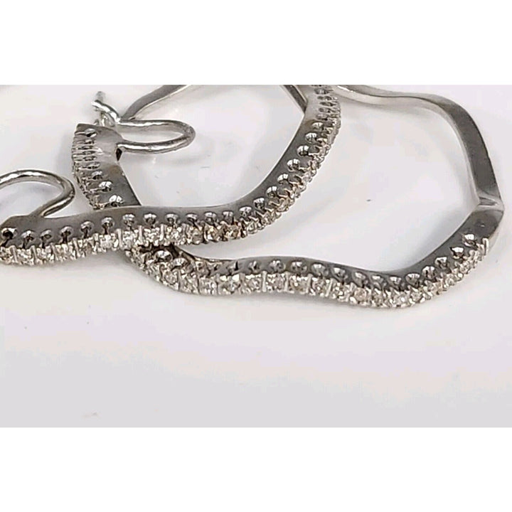 Elegant Wavy 18k White Gold Diamonds Hoop Earrings