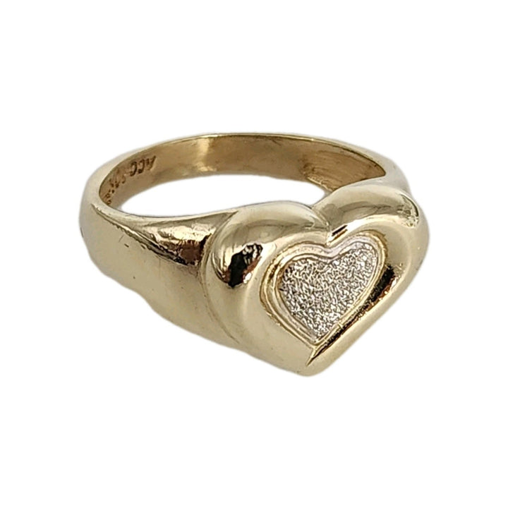 Beautiful 10k Yellow Gold Heart Ring Size 6.75