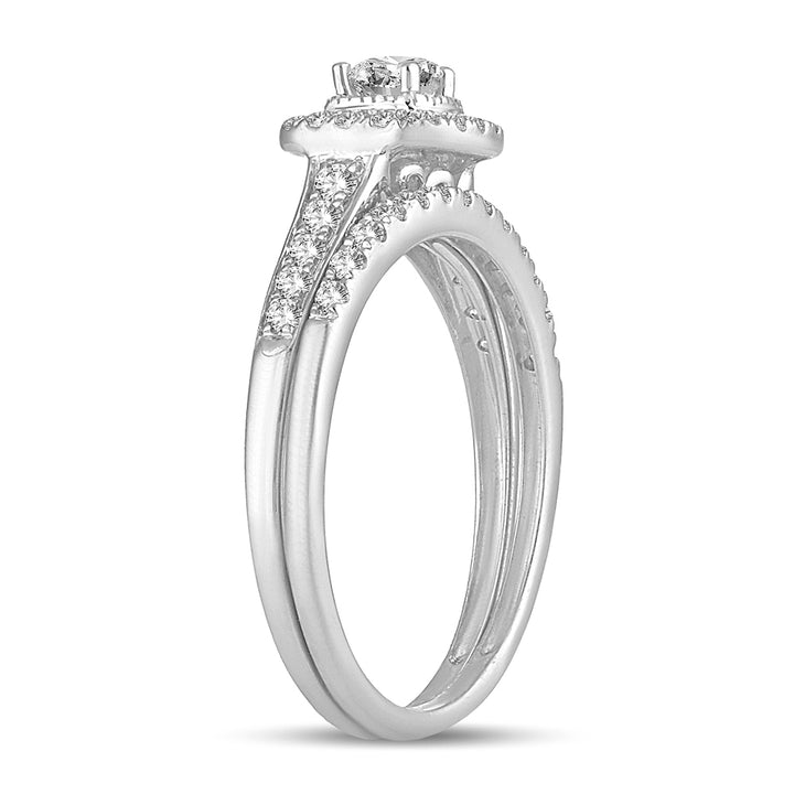 Sparkling Lab-Grown Diamond Engagement Ring in White Gold