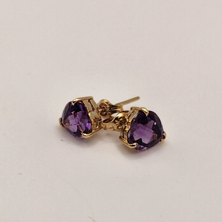 14k Yellow Gold Amethyst Stud Heart Earrings