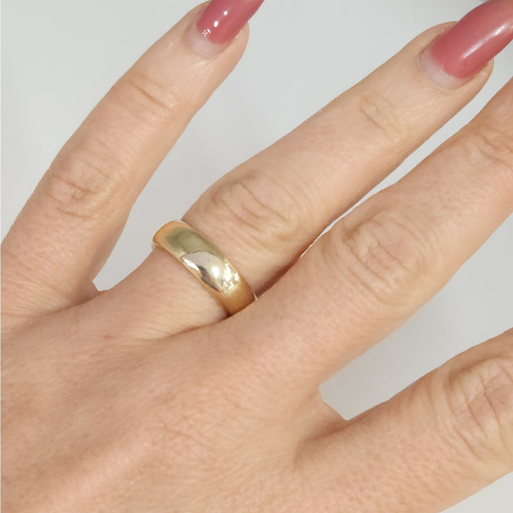 10K Yellow Gold Comfort Fit Band Ring Size 7