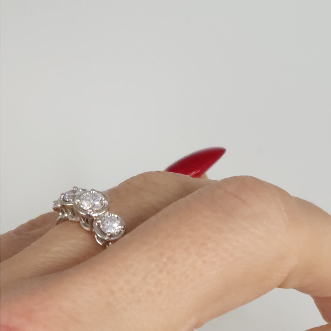 14k White Gold Diamond Five Stone Ring Size 6