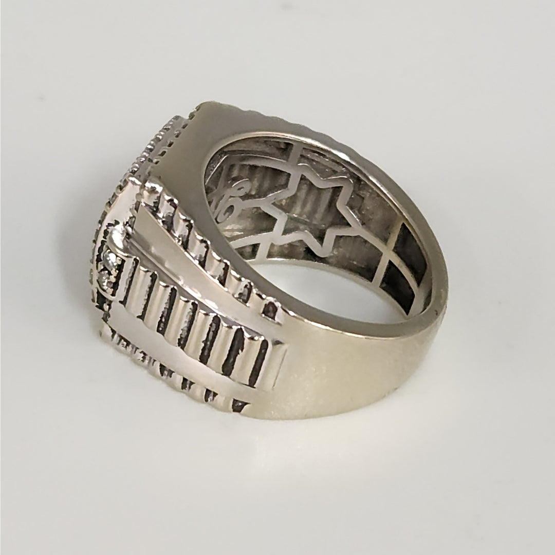 Elegant 10k White Gold Natural Diamond Cluster Ring size 7