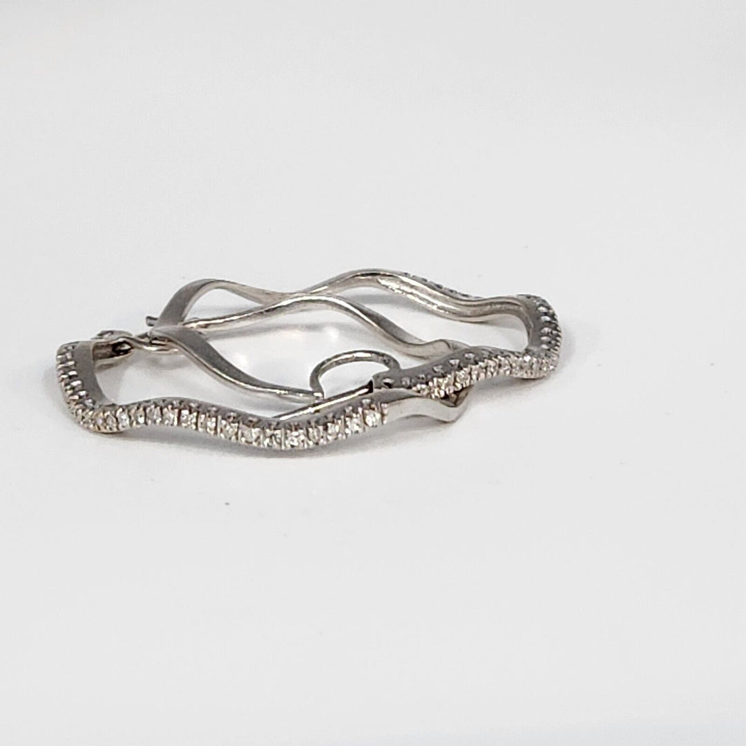 Elegant Wavy 18k White Gold Diamonds Hoop Earrings