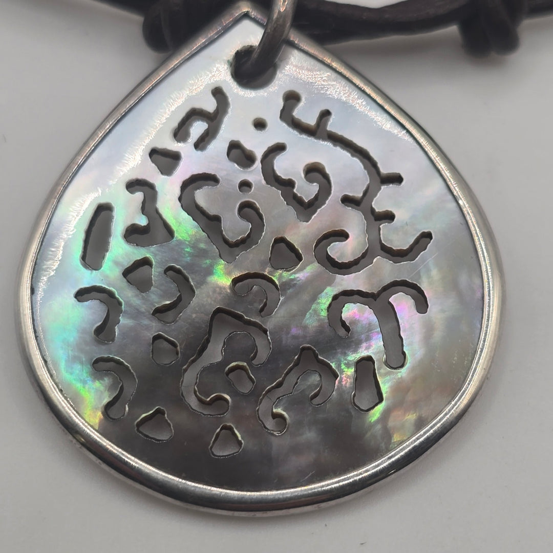 Vintage Silpada Sterling Silver Carved Lip Shell Leather Necklace 18" N1446