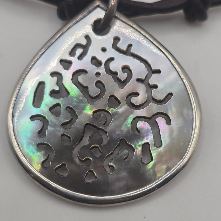 Vintage Silpada Sterling Silver Carved Lip Shell Leather Necklace 18" N1446