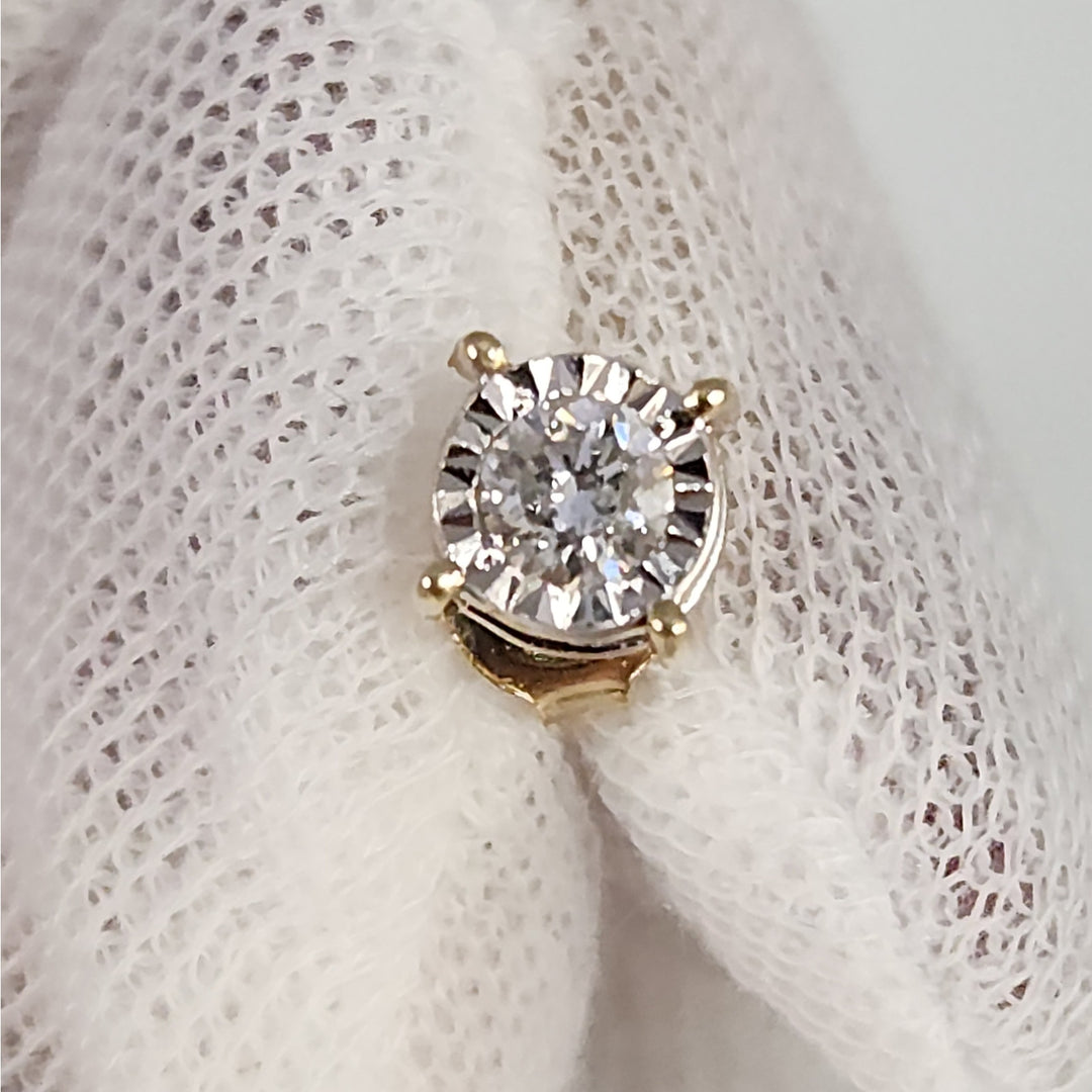 14k Gold Diamond Stud Earrings Round Brilliant illusion Setting