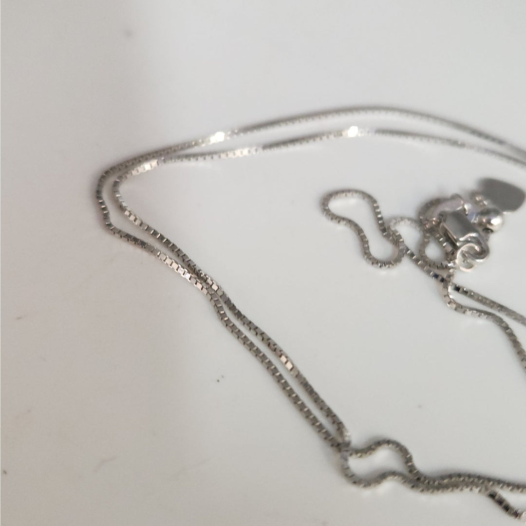 10k White Gold 0.8mm Adjustable Box Chain 22"