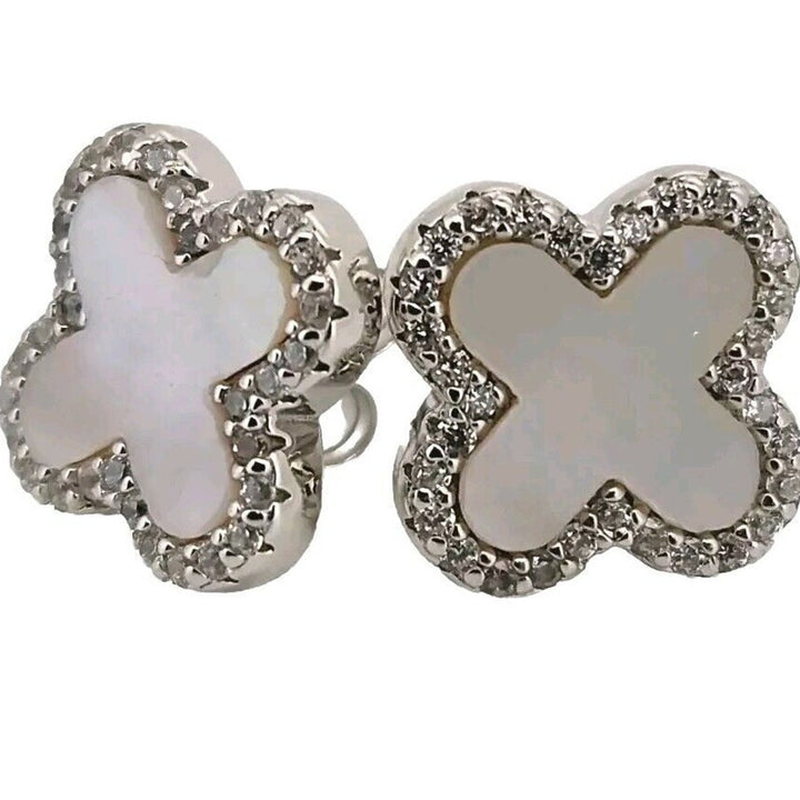 925 sterling silver White Flower Stud earrings