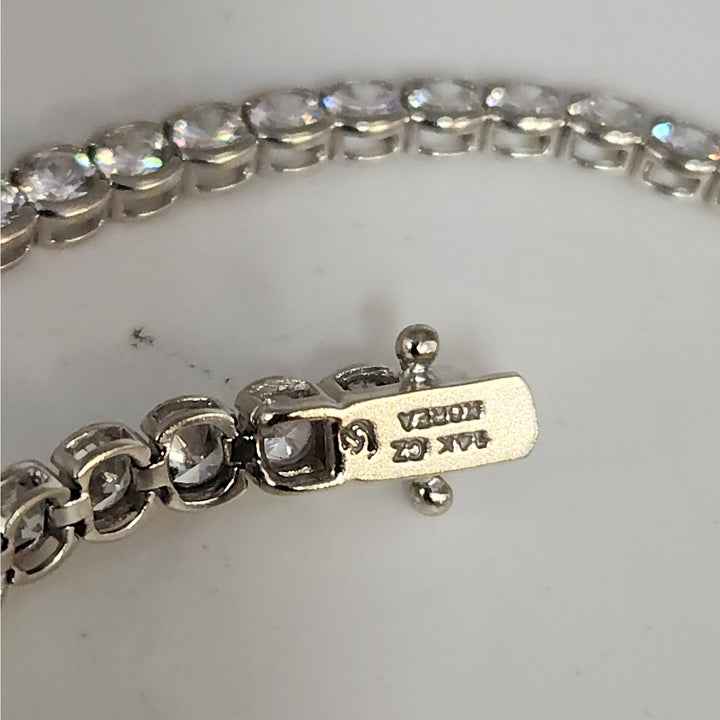 Stunning 14k White Gold Cubic Zirconia Stones Tennis bracelet 7"