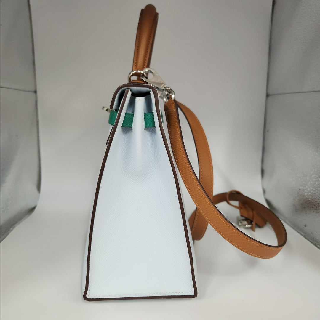 Hermès Kelly 25 Sellier Tri-Color Bleu Brume/Vert Jade/ Gold Epsom Leather Palladium Hardware/U Stamp 2022/Entrupy Authenticated