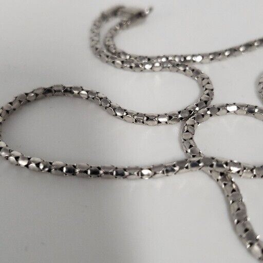 14k White Gold Snake Necklace With 4.7g And 18"