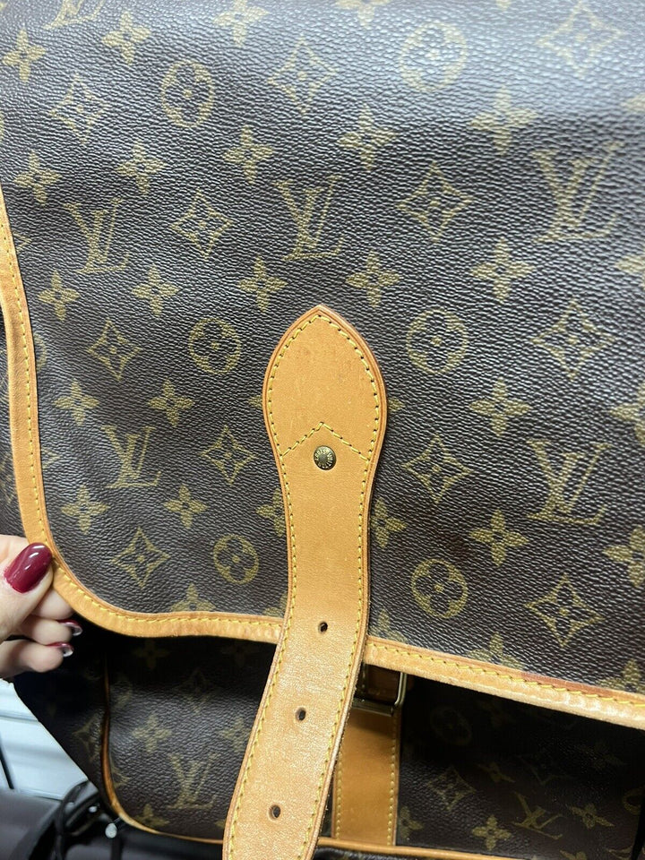 Louis-Vuitton vintage bags Monogram Sac Chasse 2 Way Travel Handbag