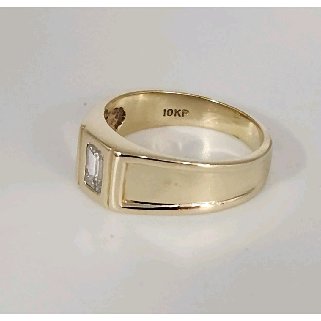 10k Yellow Gold Bold Ring with baguette Diamond Stone Size 8