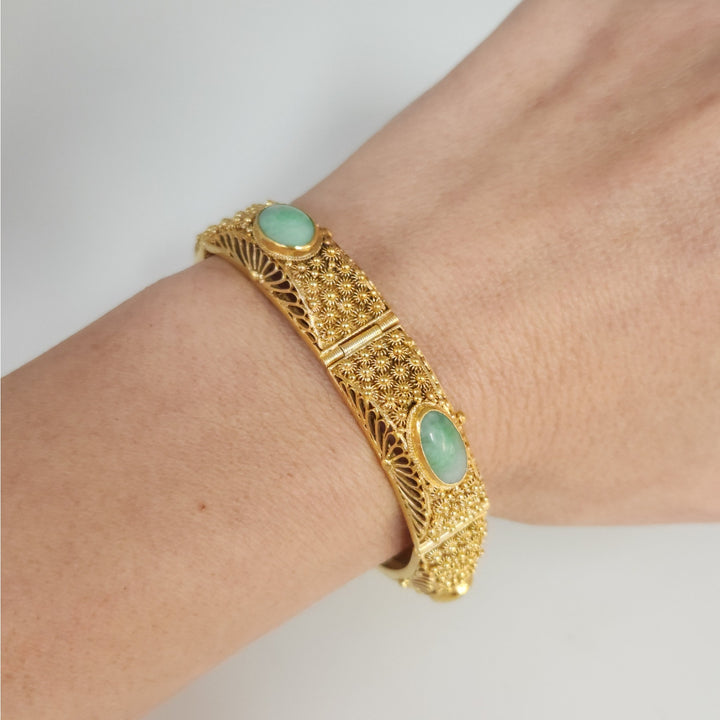 Vintage Natural Jade Gold-Plated Sterling Silver Filigree Hinged Bangle Bracelet