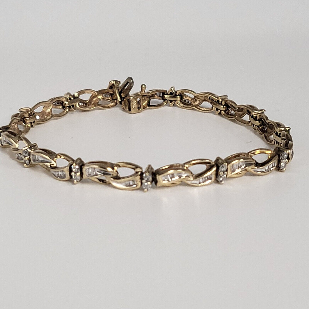 Beautiful 10K yellow gold oval link Diamonds Bracelet 7"