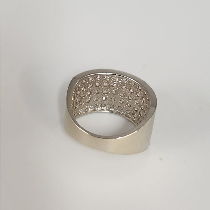 14k White gold wide band cubic zirconia stones Ring Size 6