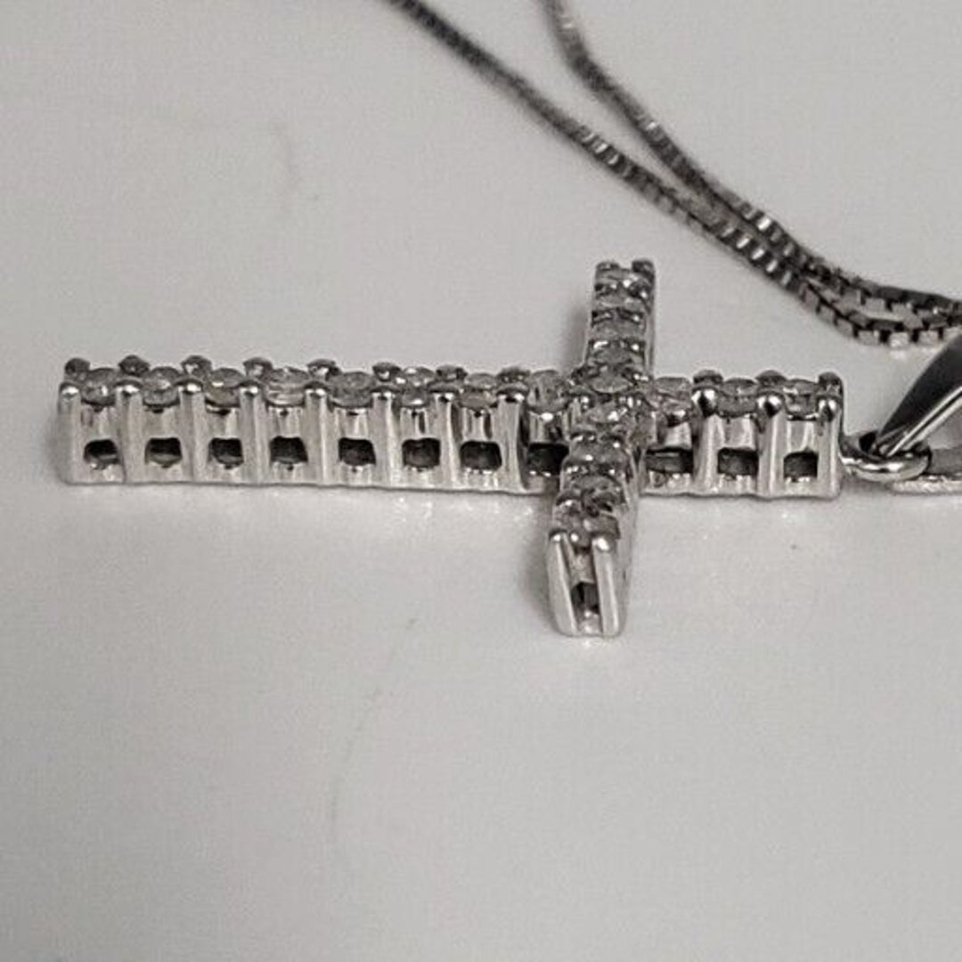 10k white gold diamond cross pendant necklace