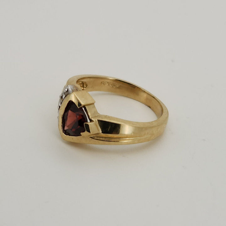 10k Yellow Gold Garnet Triangle Diamond Ring 6.25