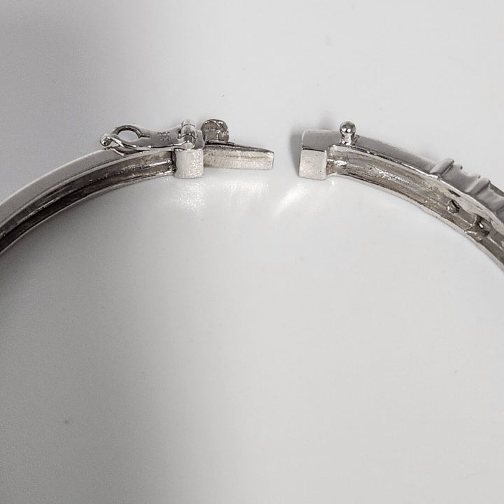 Beautiful 14k White Gold 2.04ct Diamonds Bangle Bracelet