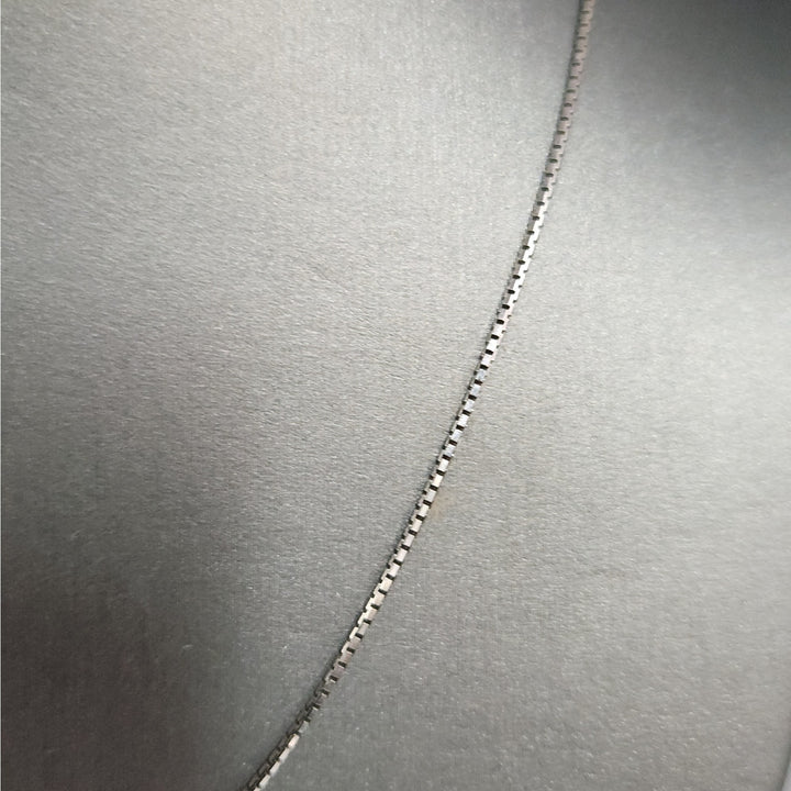18k White Gold Box Chain Necklace 18"