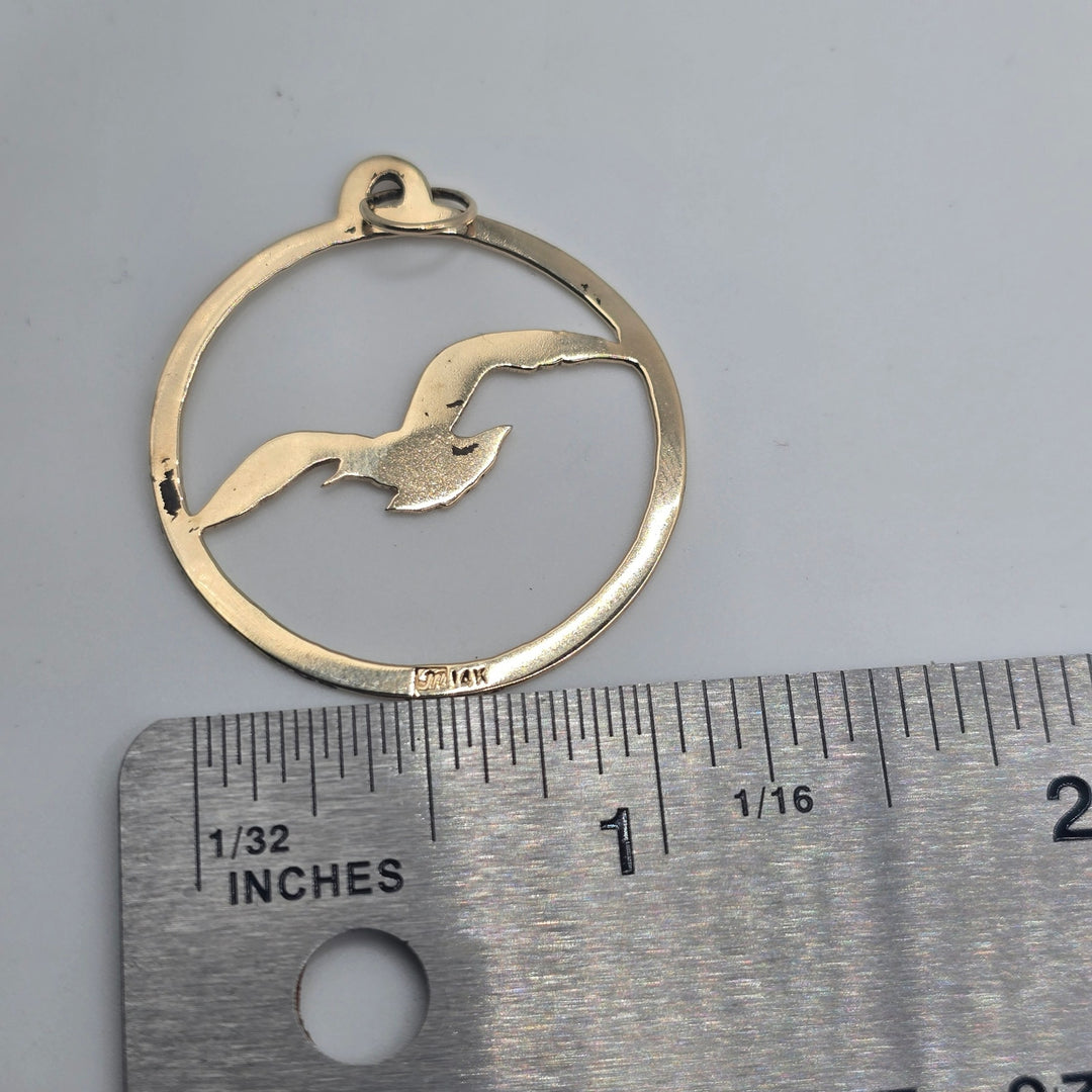 Vintage 14K Yellow Gold Seagull Bird Round Pendant Charm 2.3g