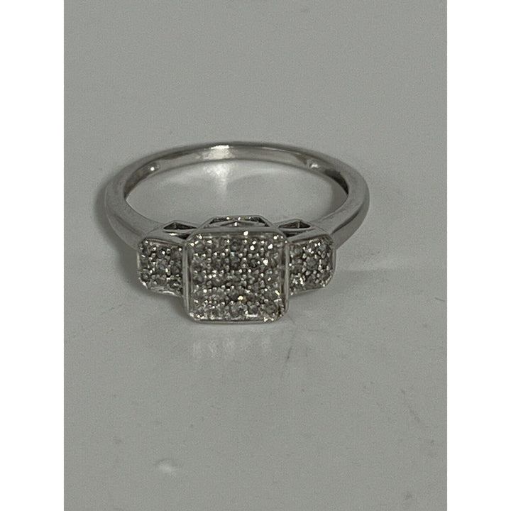 Fashion 10k White Gold Diamond Ring Size 6.75