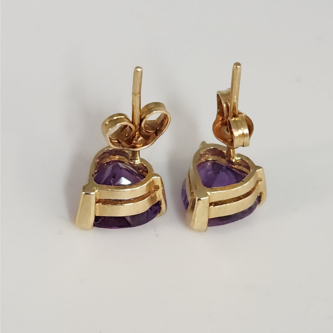 14k Yellow Gold Natural Amethyst Hearts Stud Earrings