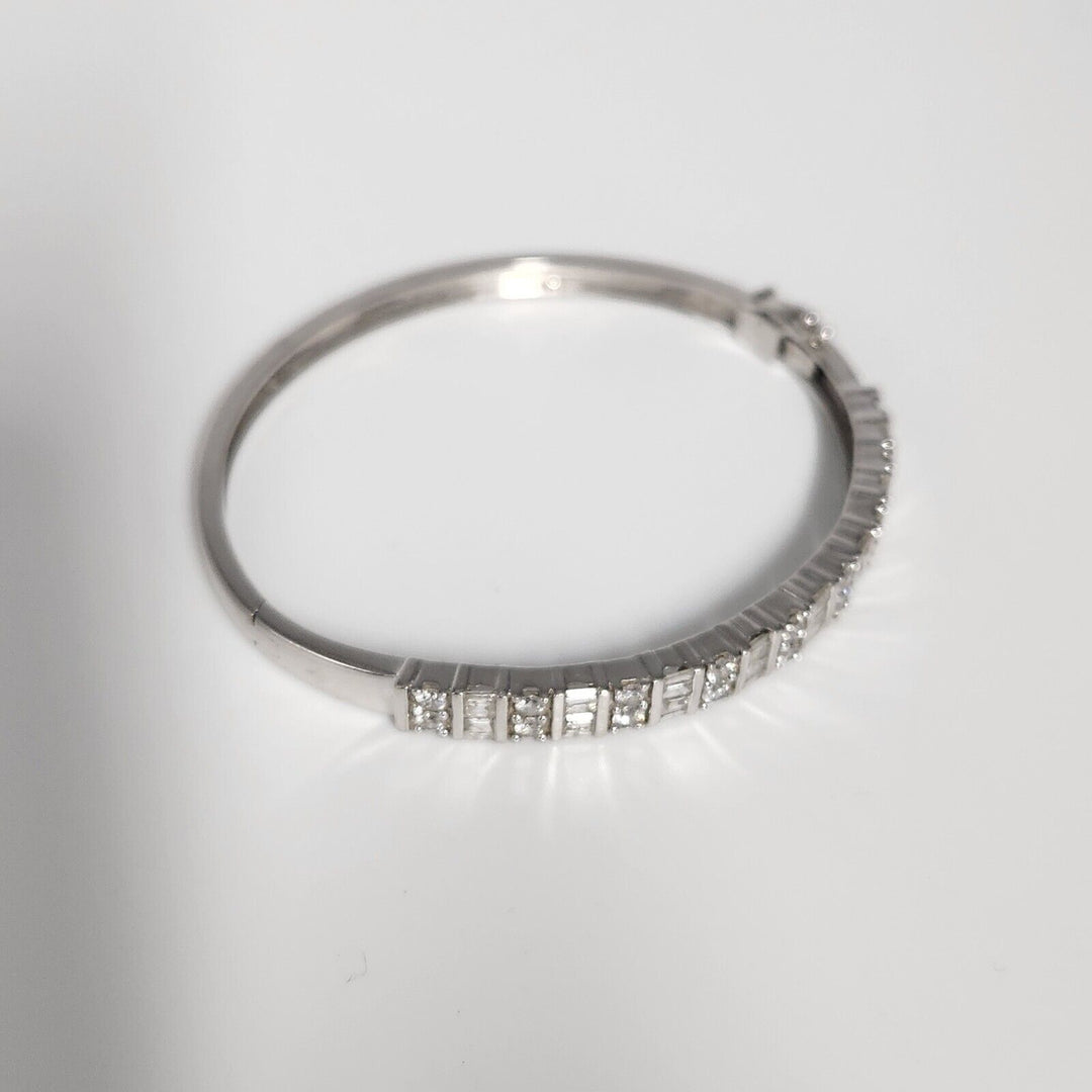 Beautiful 14k White Gold 2.04ct Diamonds Bangle Bracelet